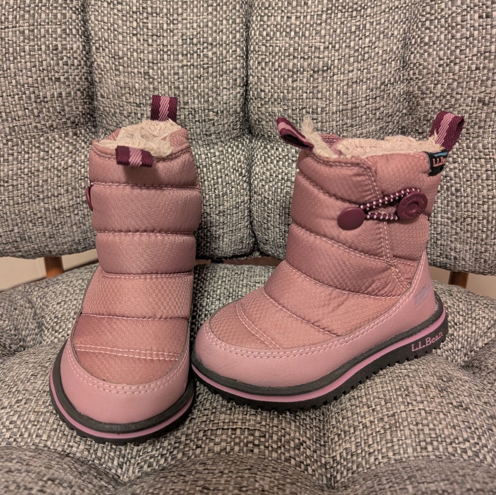 L.L. Bean Toddler Ultralight Purple Winter Boots. Like New Condition!